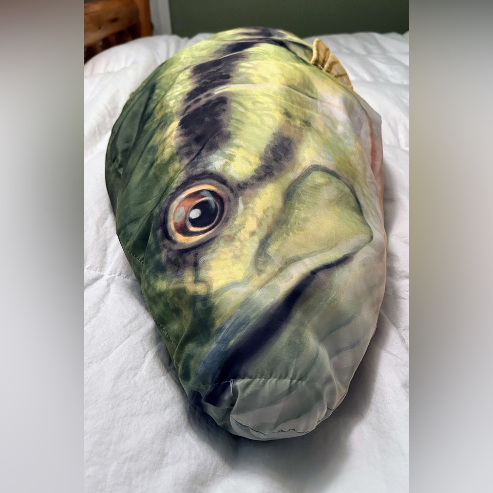 Cabela's Green and Yellow Fish Decor…💛💚